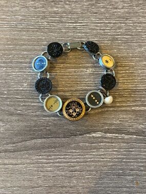 Vintage Black and Gold Button Link Bracelet